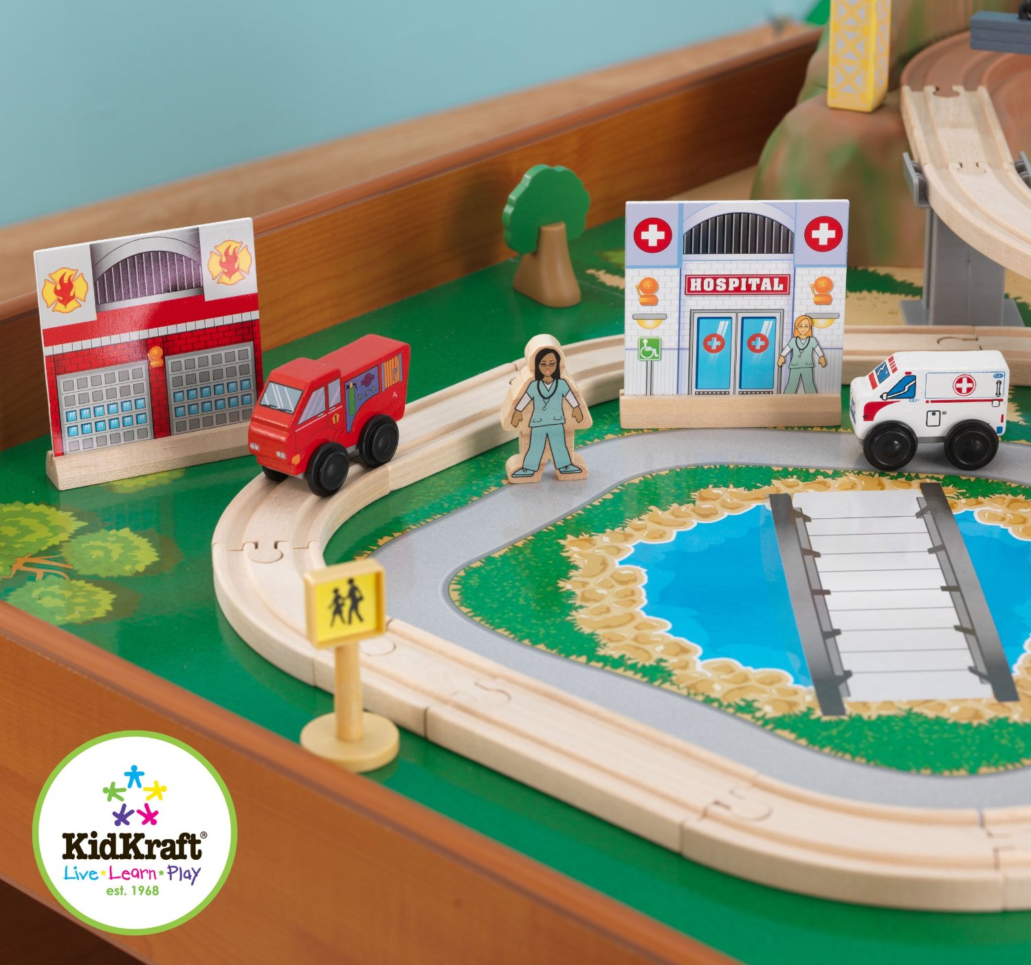 ride around town train set & table