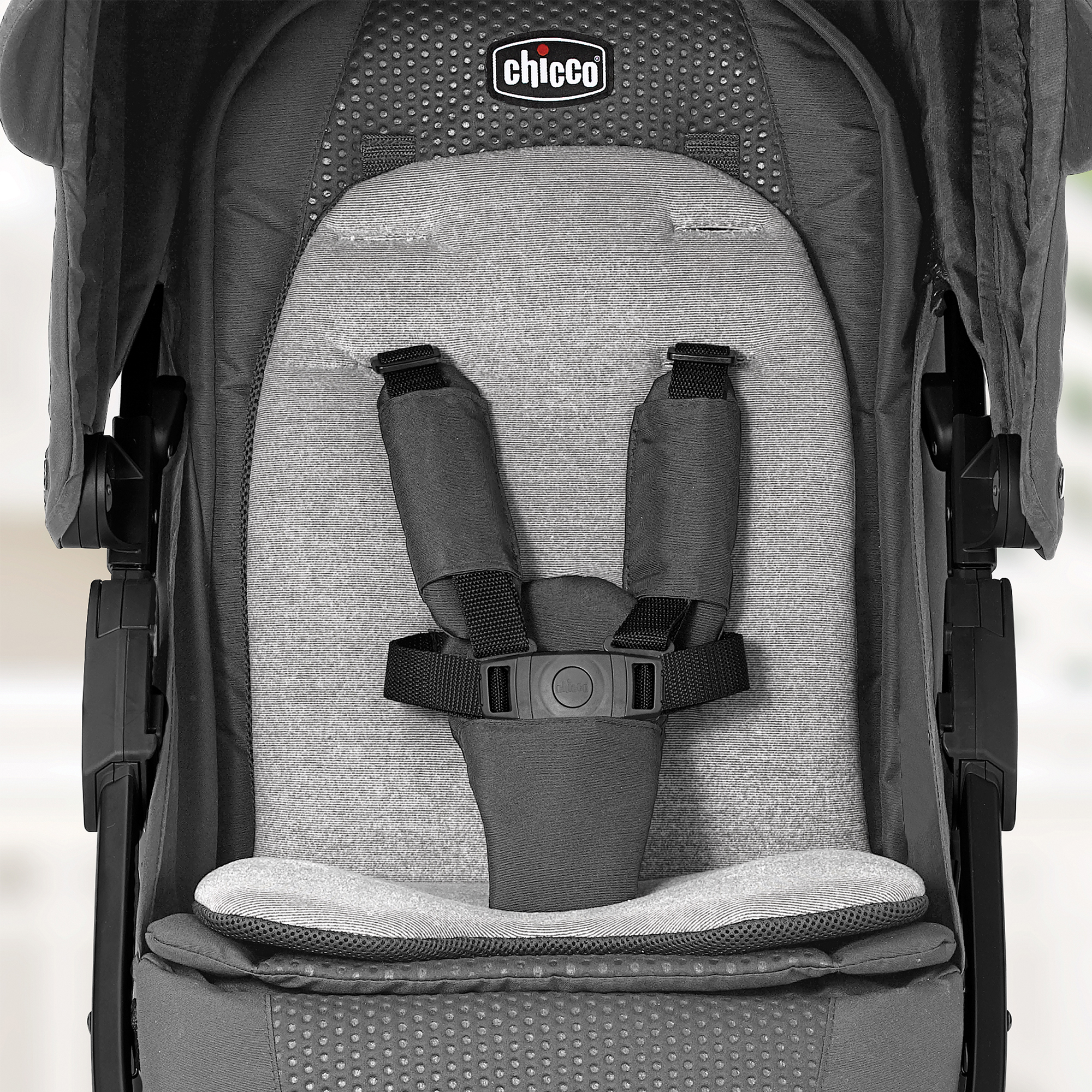 chicco bravo le trio travel system latte