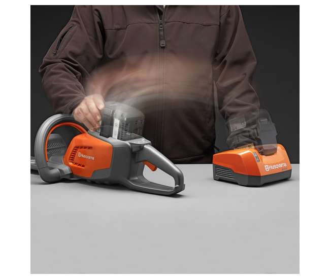 Husqvarna 36V Chainsaw + 36Volt 4.2 Ah LithiumIon Battery + Battery