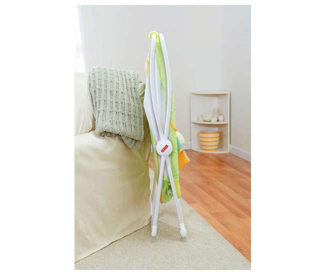 X7757-U-A Fisher Price Deluxe Rock 'n Play Portable Baby Bassinet, Green (Open Box)
