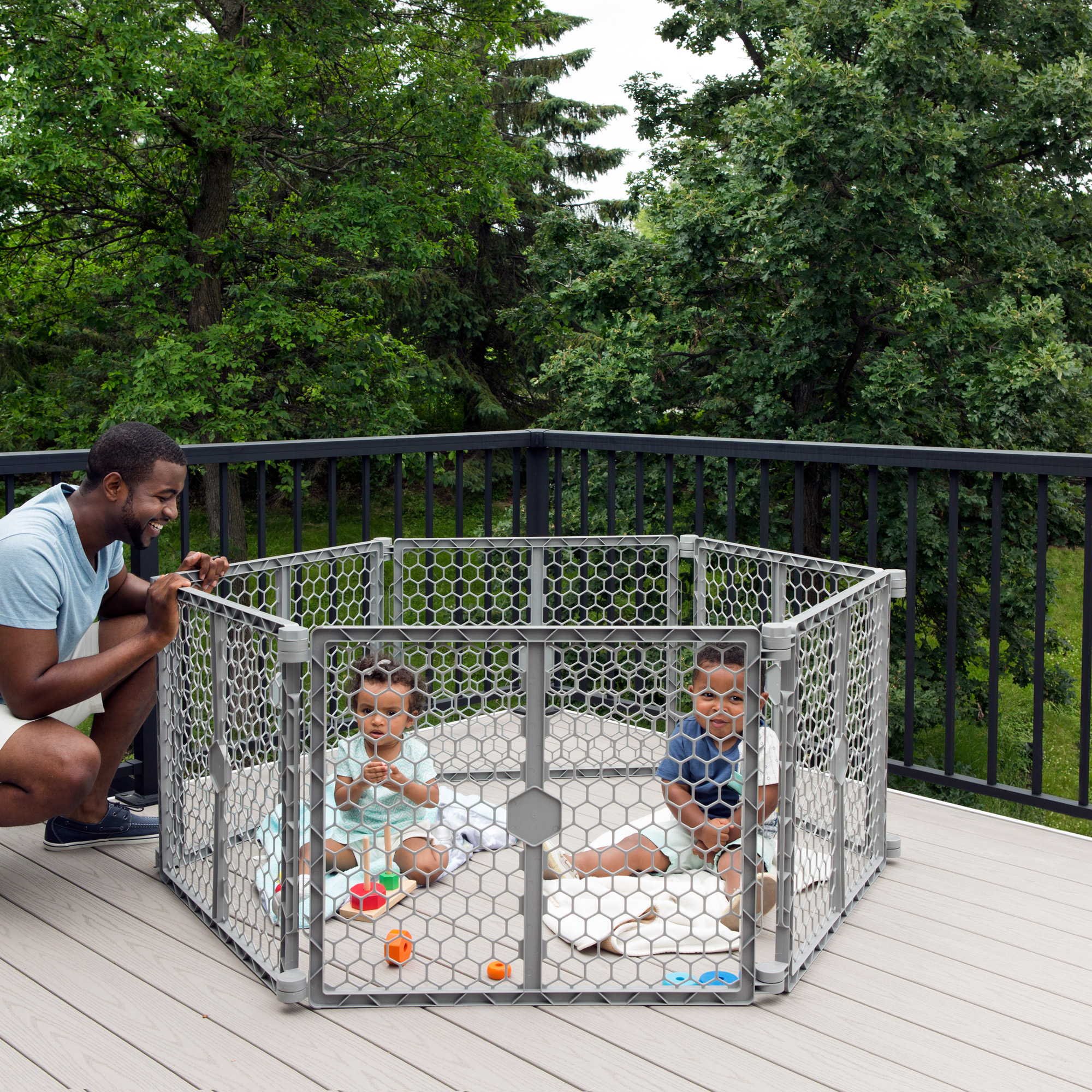 Regalo 6 Panel Extendable Plastic 2 in 1 Baby Play Yard and Safety Gate